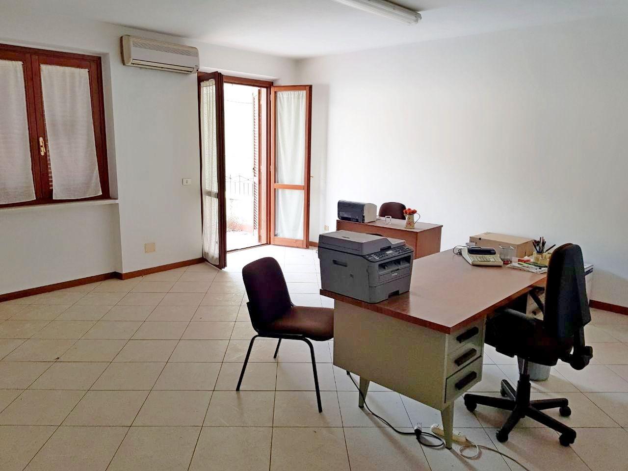 Ufficio in vendita a Montignoso (MS)