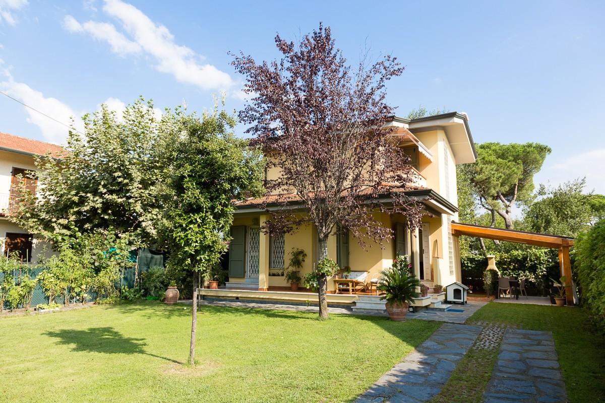 Casa indipendente in vendita a Poveromo, Massa (MS)