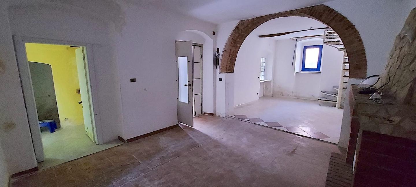 Appartamento in vendita a Codena, Carrara (MS)