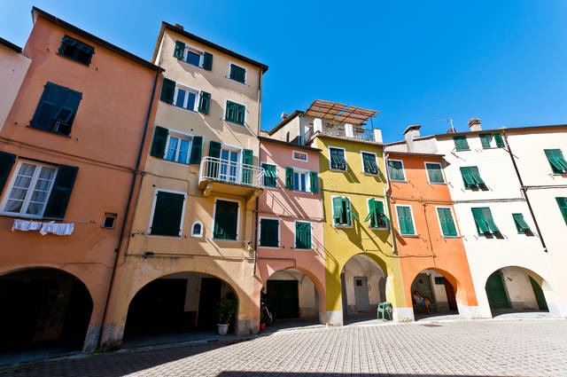 Stabile/Palazzo in vendita a Varese Ligure (SP)