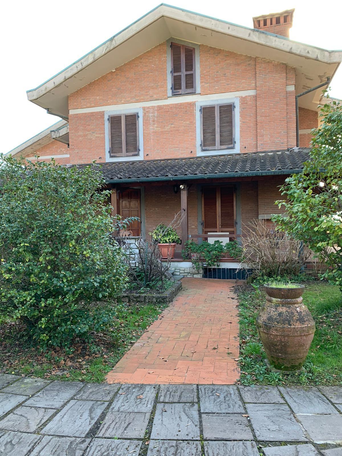 Villetta bifamiliare in vendita a Montignoso (MS)