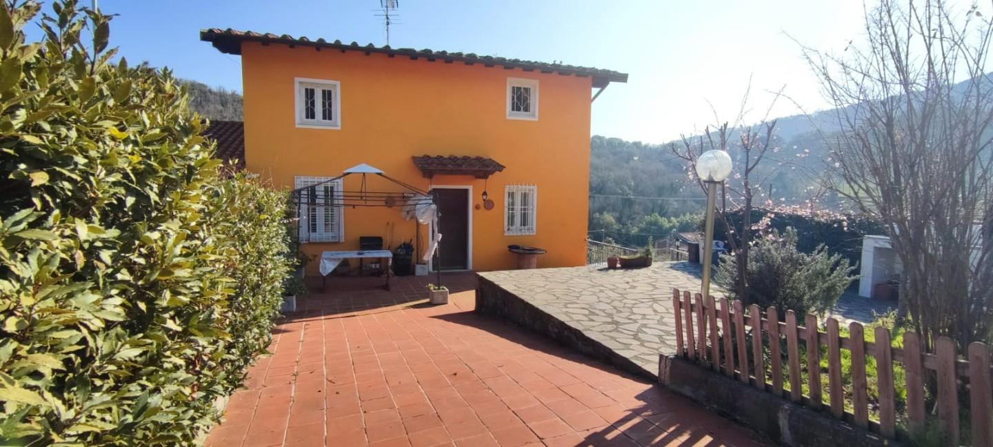 Casa semindipendente in vendita a Lucca