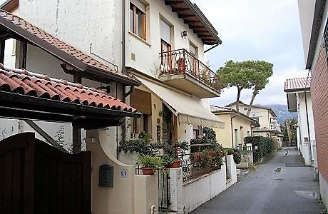 appartamento in Via A. Gramsci, a Montignoso