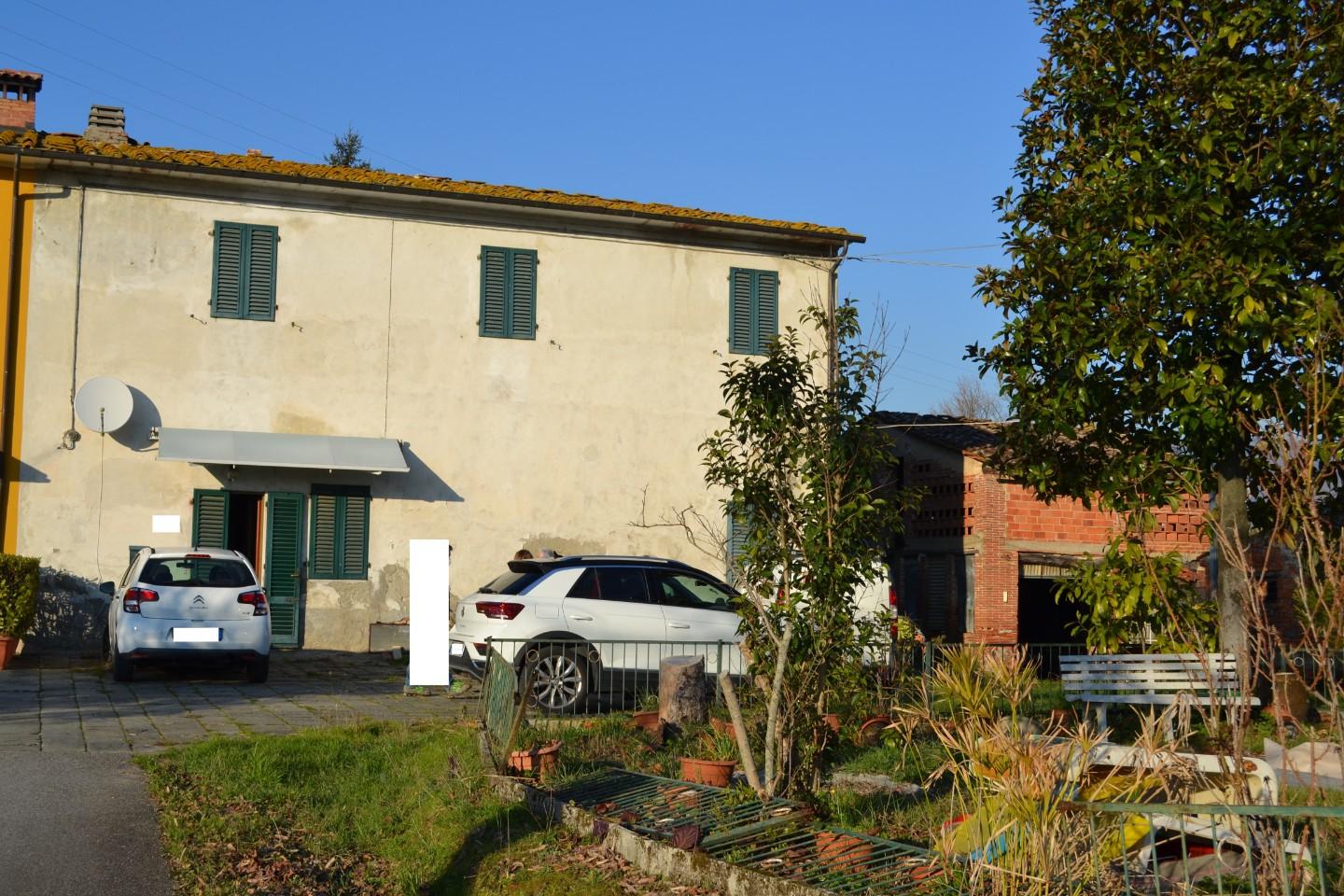 Porzione di casa in vendita a Montecarlo (LU)