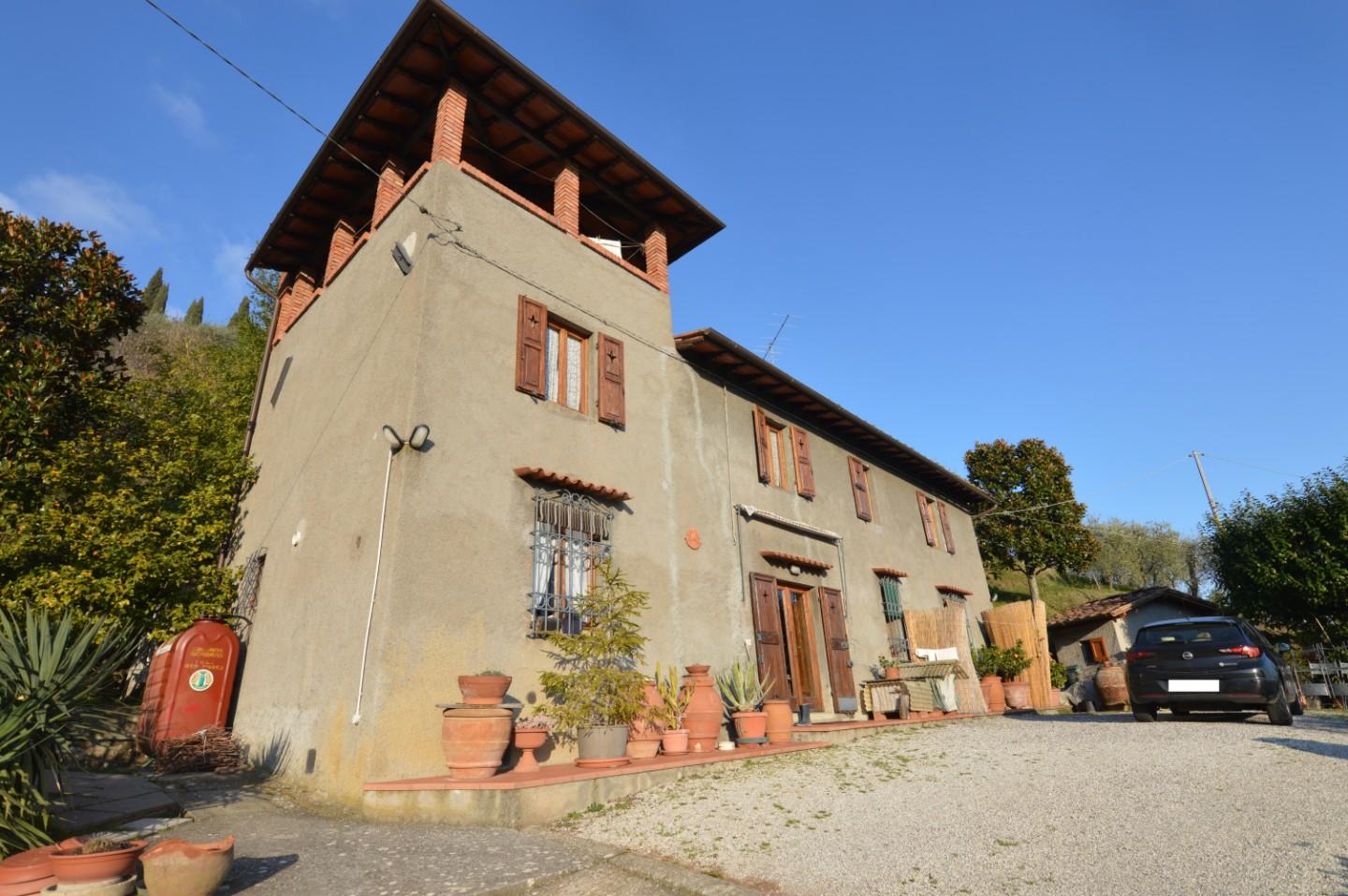 Villa singola in vendita a Massa e Cozzile