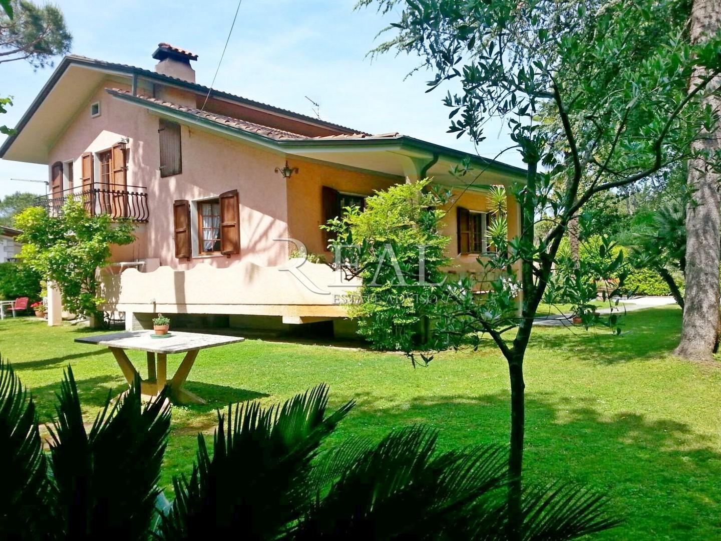 Villa singola in vendita a Poveromo, Massa
