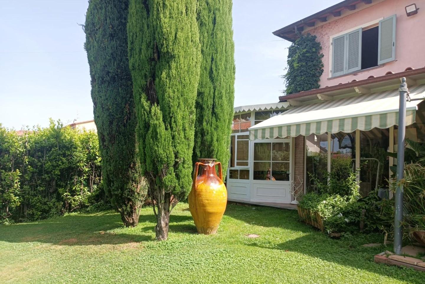 Villa in affitto vacanze a Seravezza (LU)