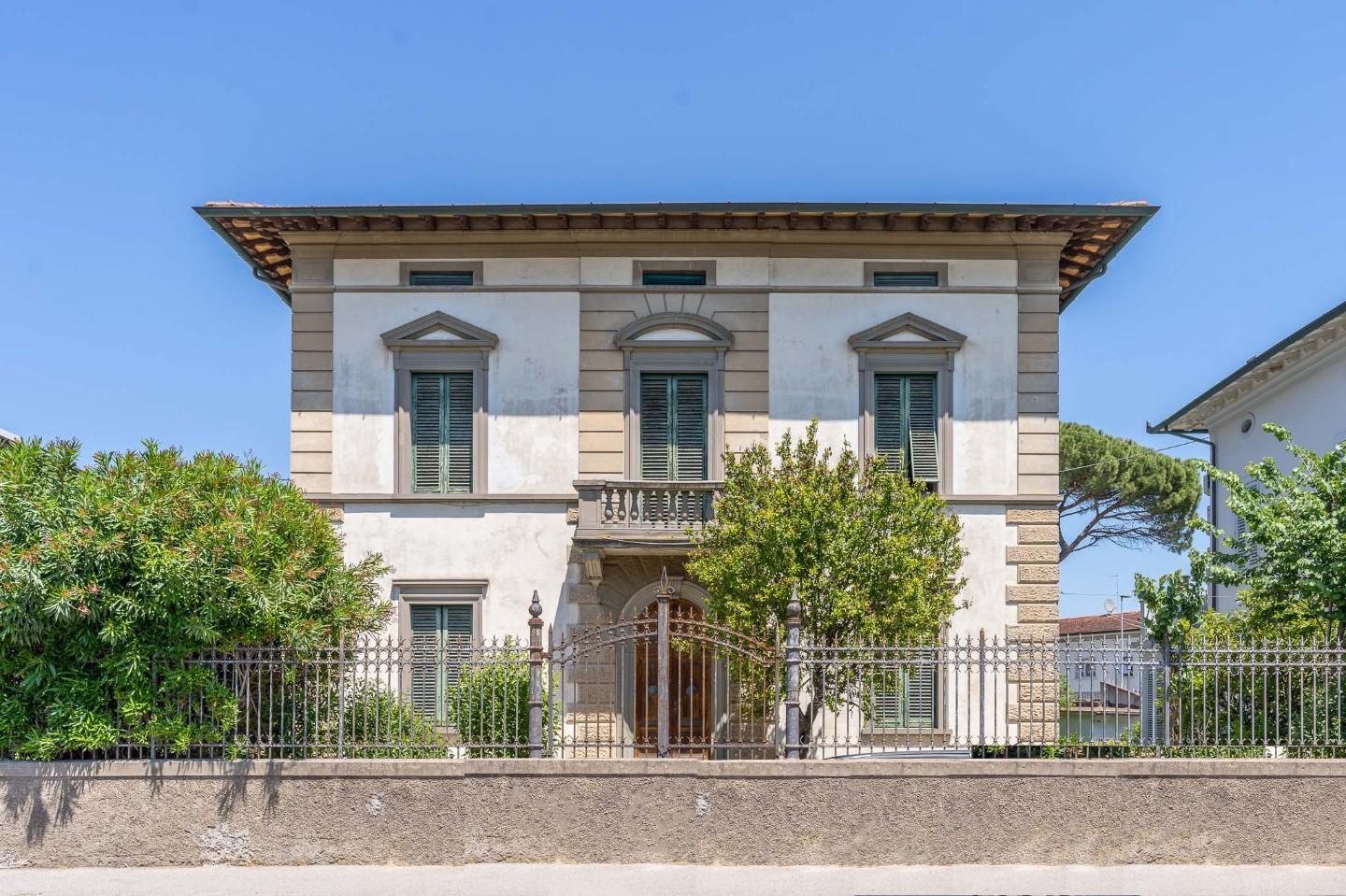 villa in Via Cesare Battisti, a Fucecchio