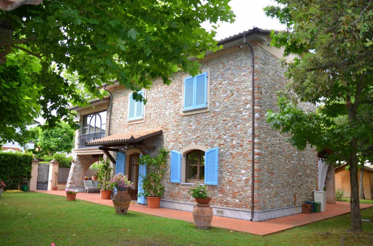 Villa in vendita a Pietrasanta (LU)