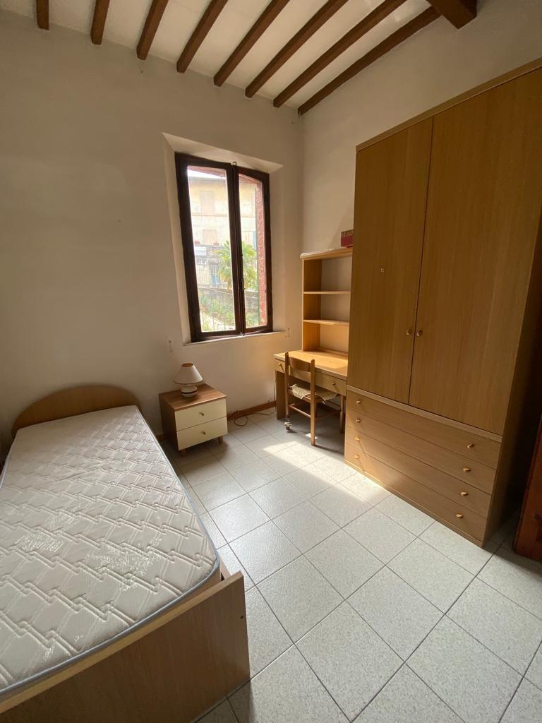 Room/Day bed for rent in Siena