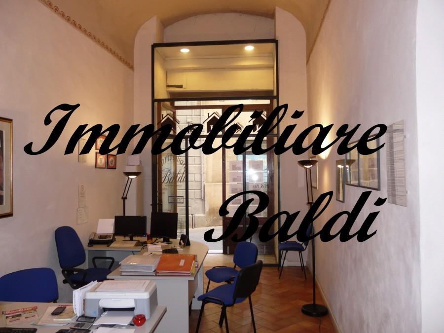 Store for commercial rentals in Siena