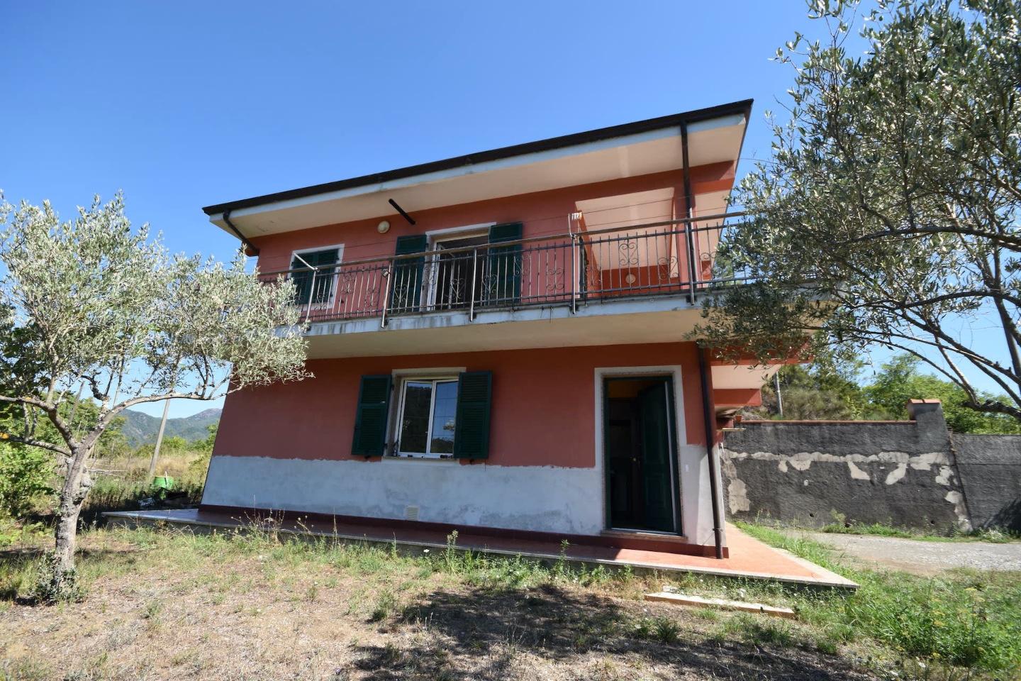 Casa singola in vendita a Beverino (SP)