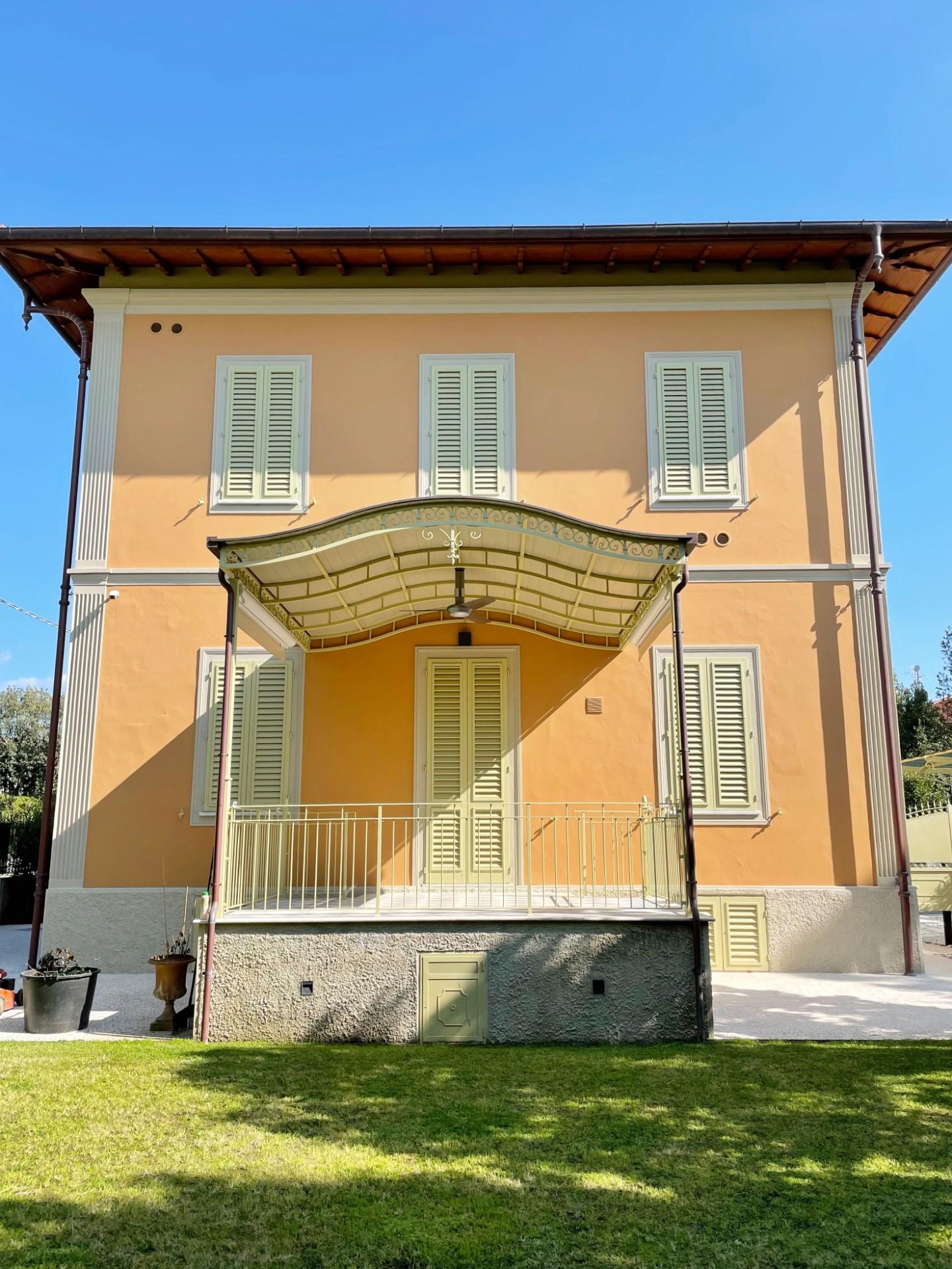 Villa for sale in Forte dei Marmi (LU)