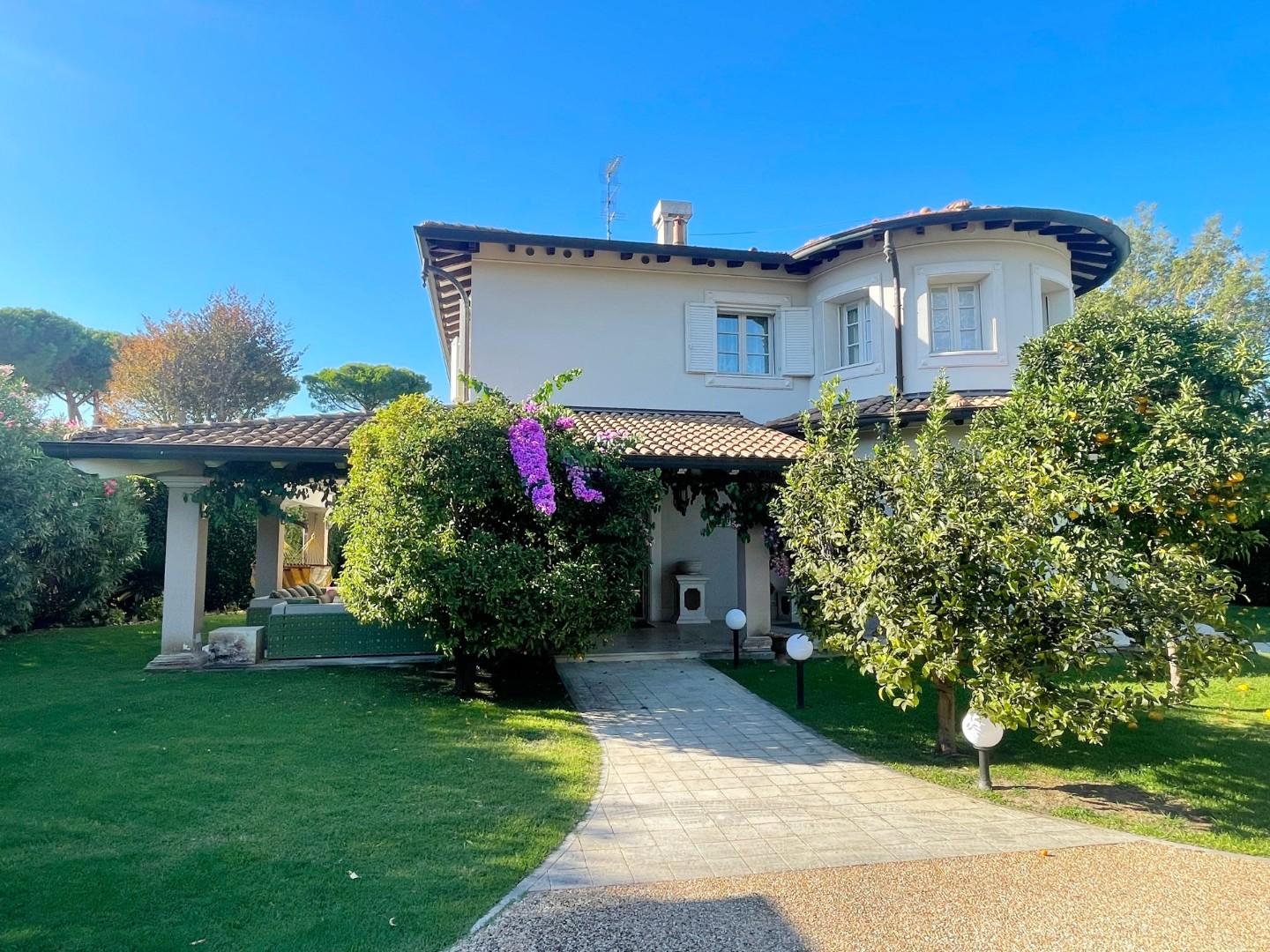 Villa for sale in Forte dei Marmi (LU)