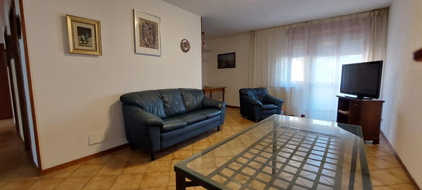 Apartment for rent in Massa