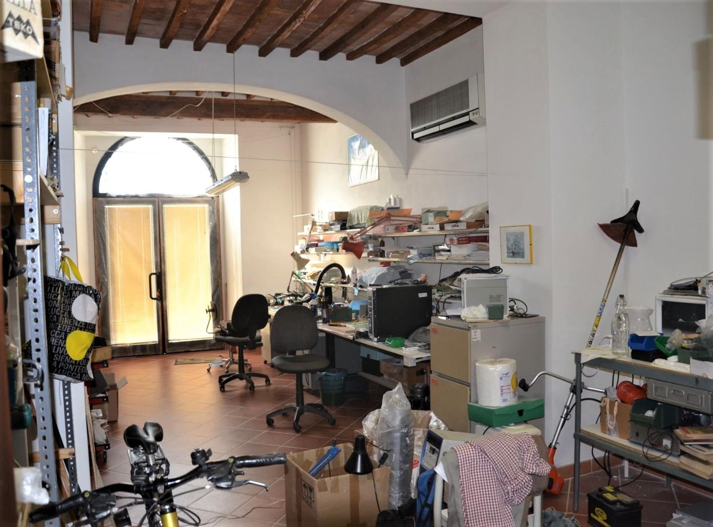 Laboratorio in vendita a San Giuliano Terme (PI)
