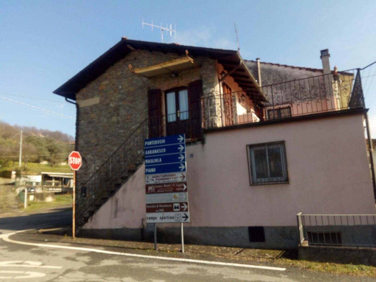 Casa semindipendente in vendita a Licciana Nardi (MS)