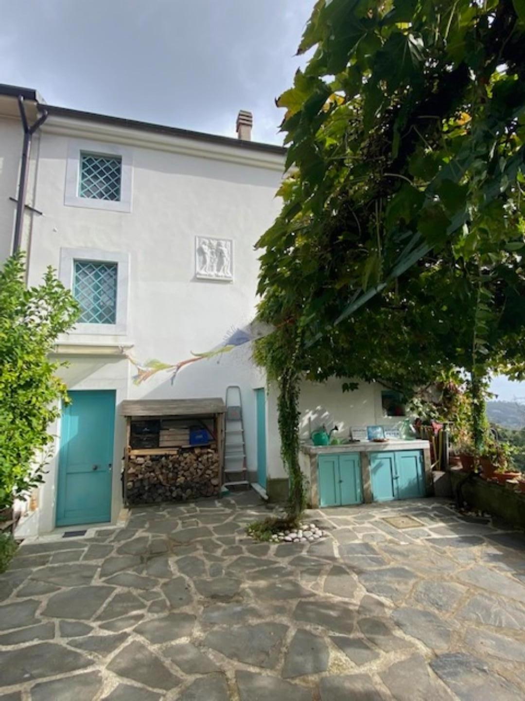 Semi-detached house for sale in Massa