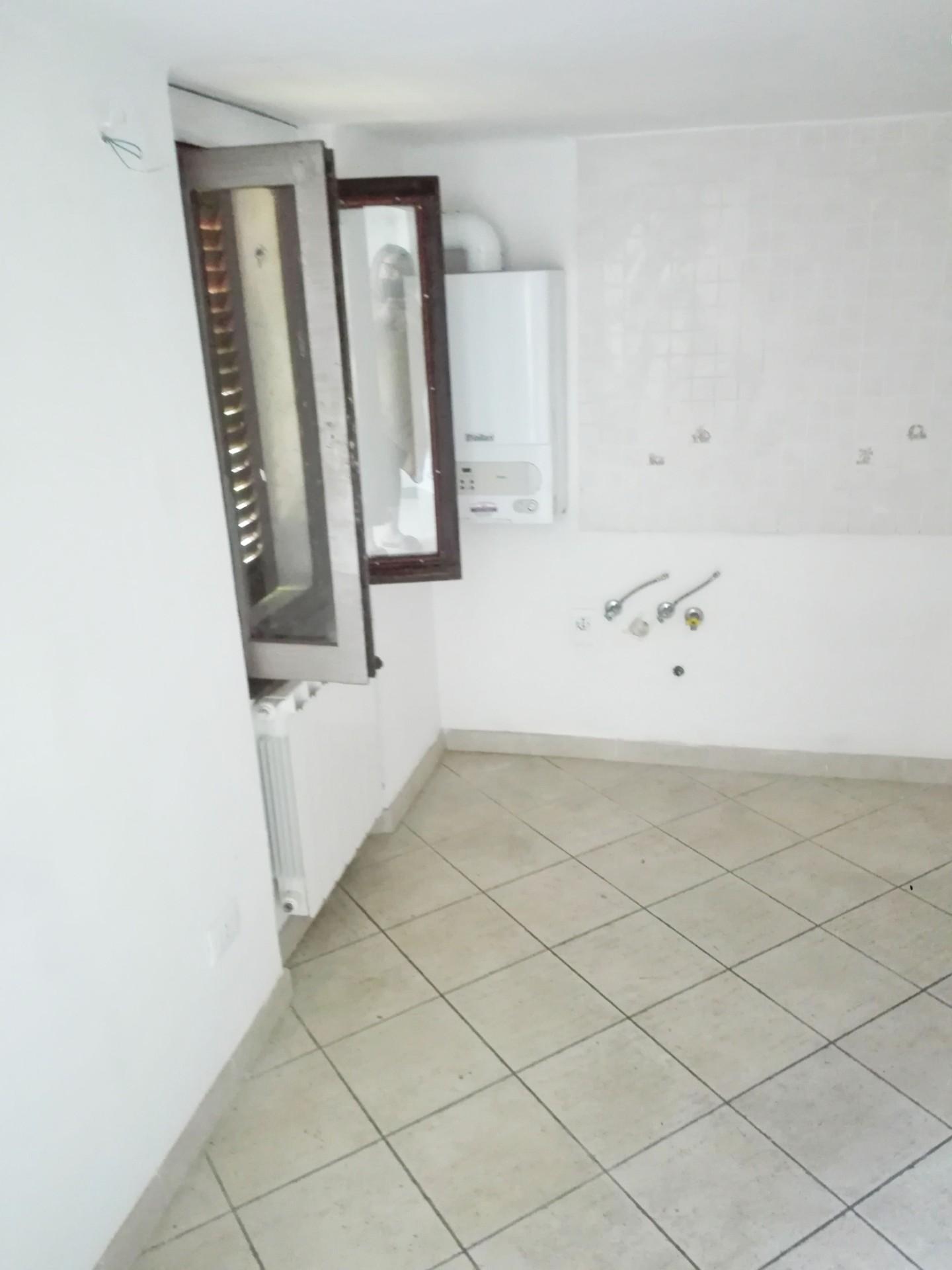 Appartamento in vendita - Avenza, Carrara