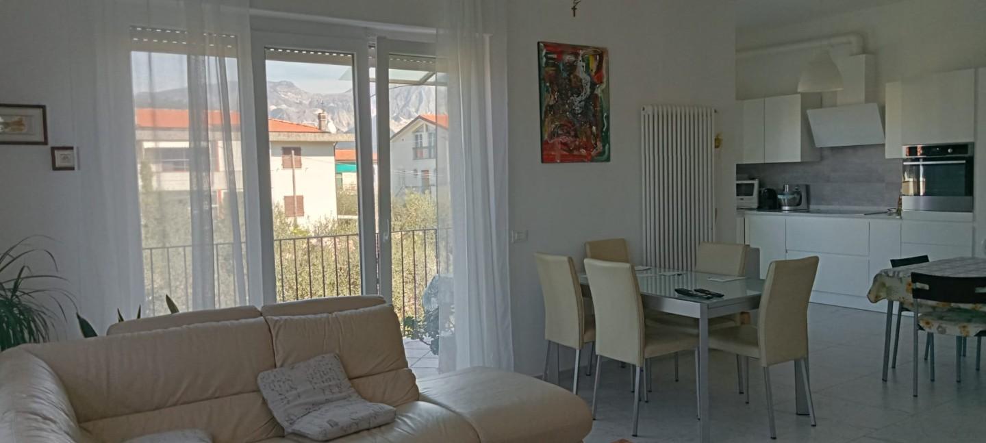 Casa semindipendente in vendita a Marina Di Carrara, Carrara (MS)