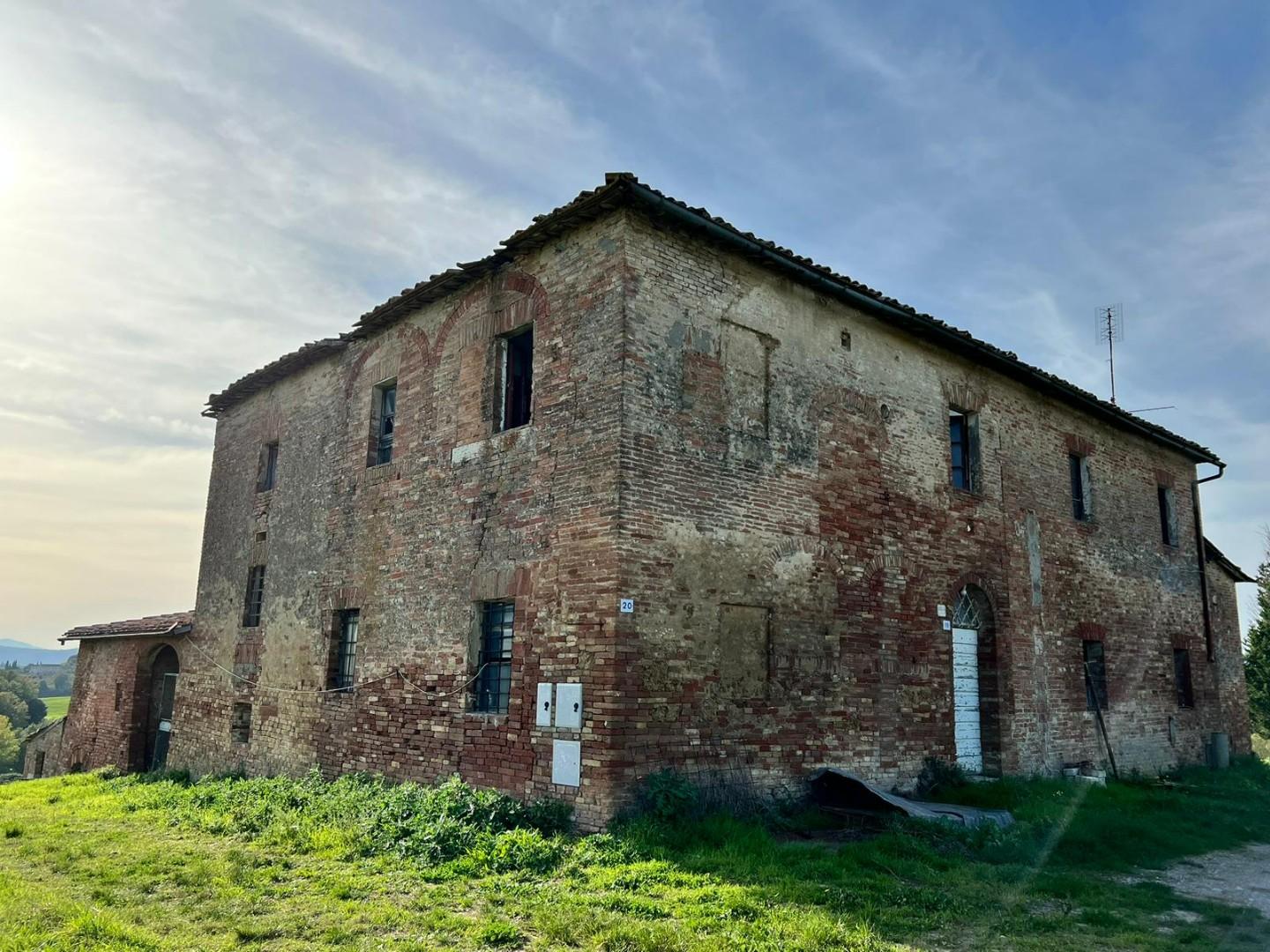 Portion of house for sale in Siena