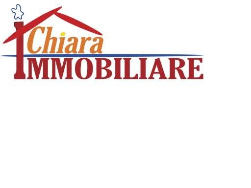 Locale comm.le/Fondo in vendita a Carrara
