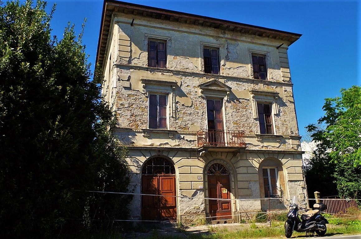 Stabile/Palazzo a Nozzano