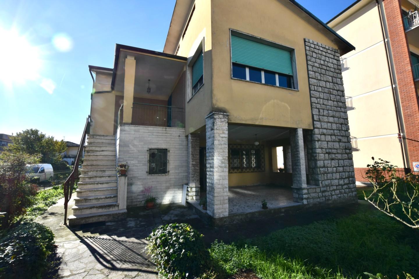 Villa in vendita a Lucca | Agenzia Toscana Immobiliare