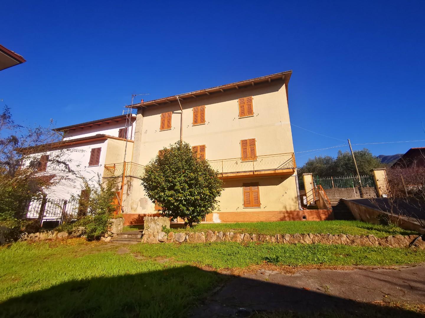 Casa semindipendente in vendita a Montignoso (MS)