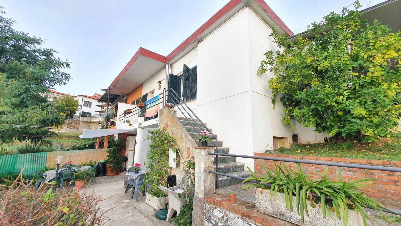 Semi-detached house for sell in Massa