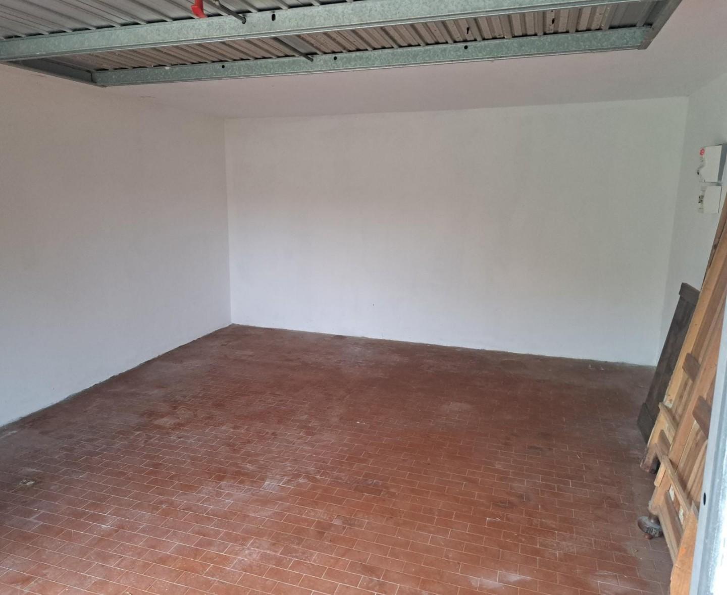 Garage for sale in Palaia (PI)