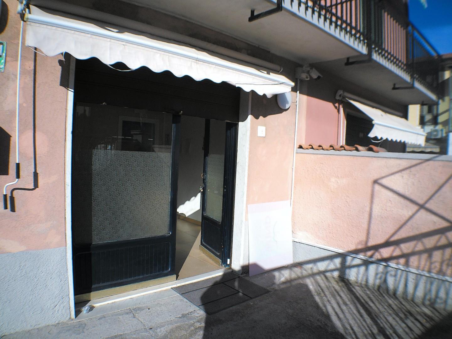 Locale comm.le/Fondo in affitto commerciale a Carrara (MS)