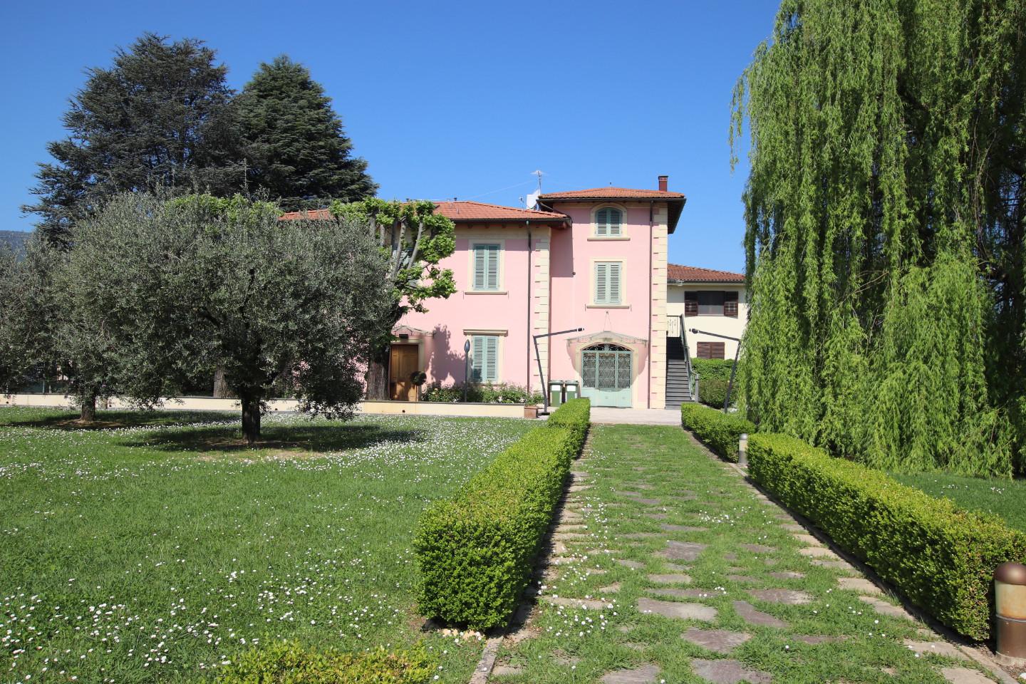 Ufficio in vendita a Lucca
