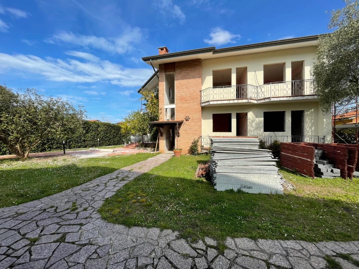 Villa in vendita - Vittoria Apuana, Forte dei Marmi