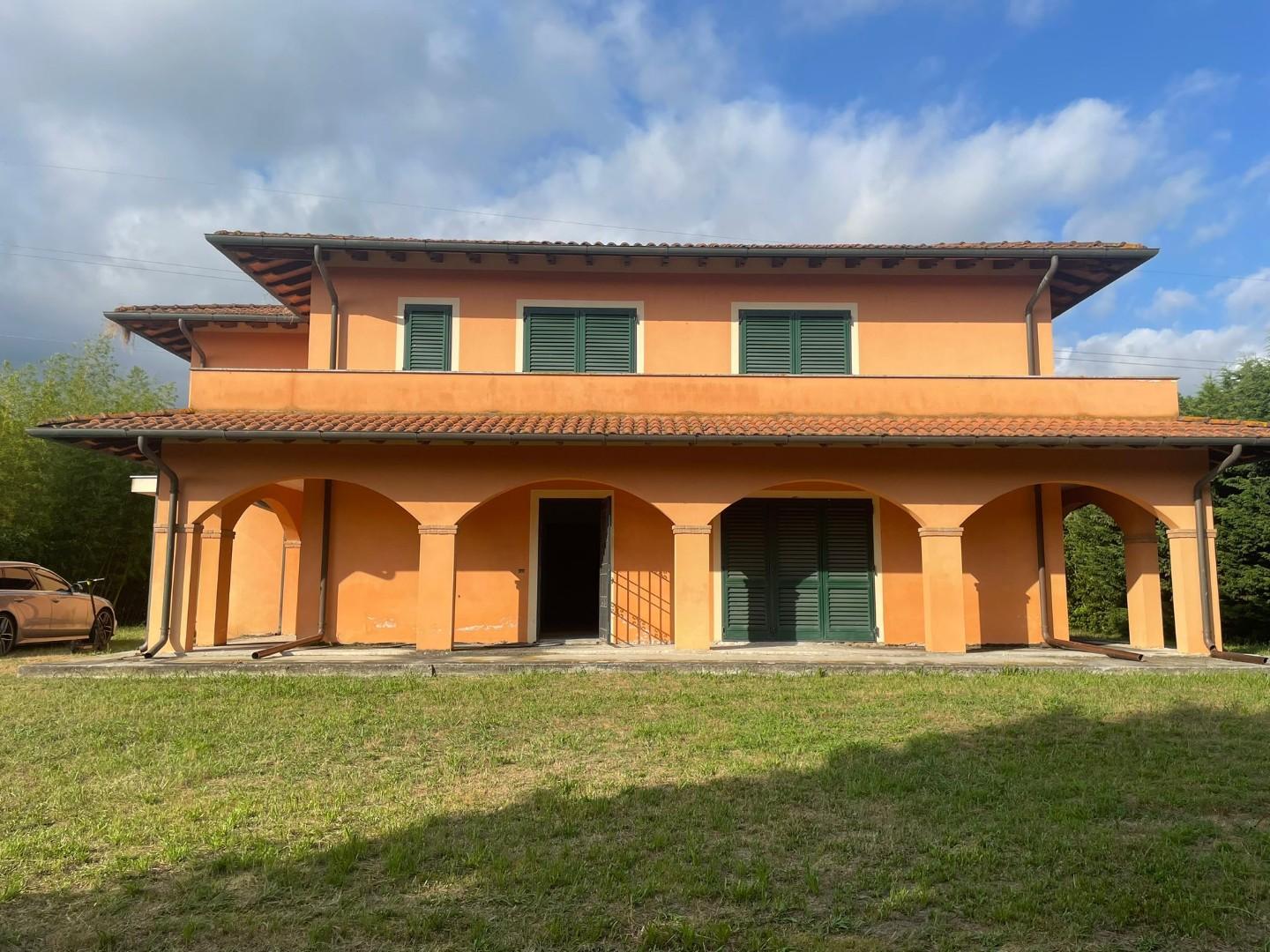 Villa in vendita - Vittoria Apuana, Forte dei Marmi