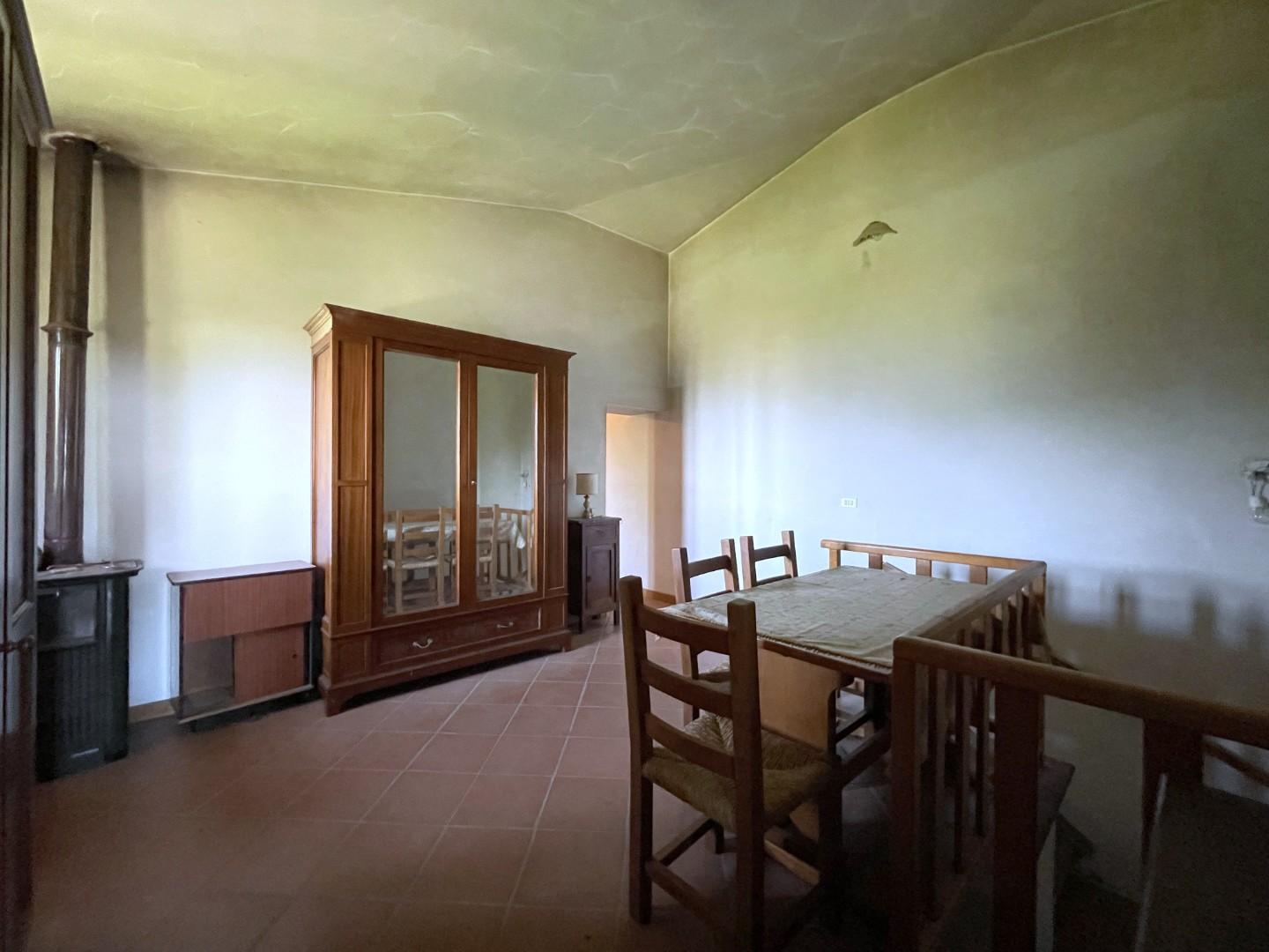 Casale in vendita - Montemagno, Camaiore