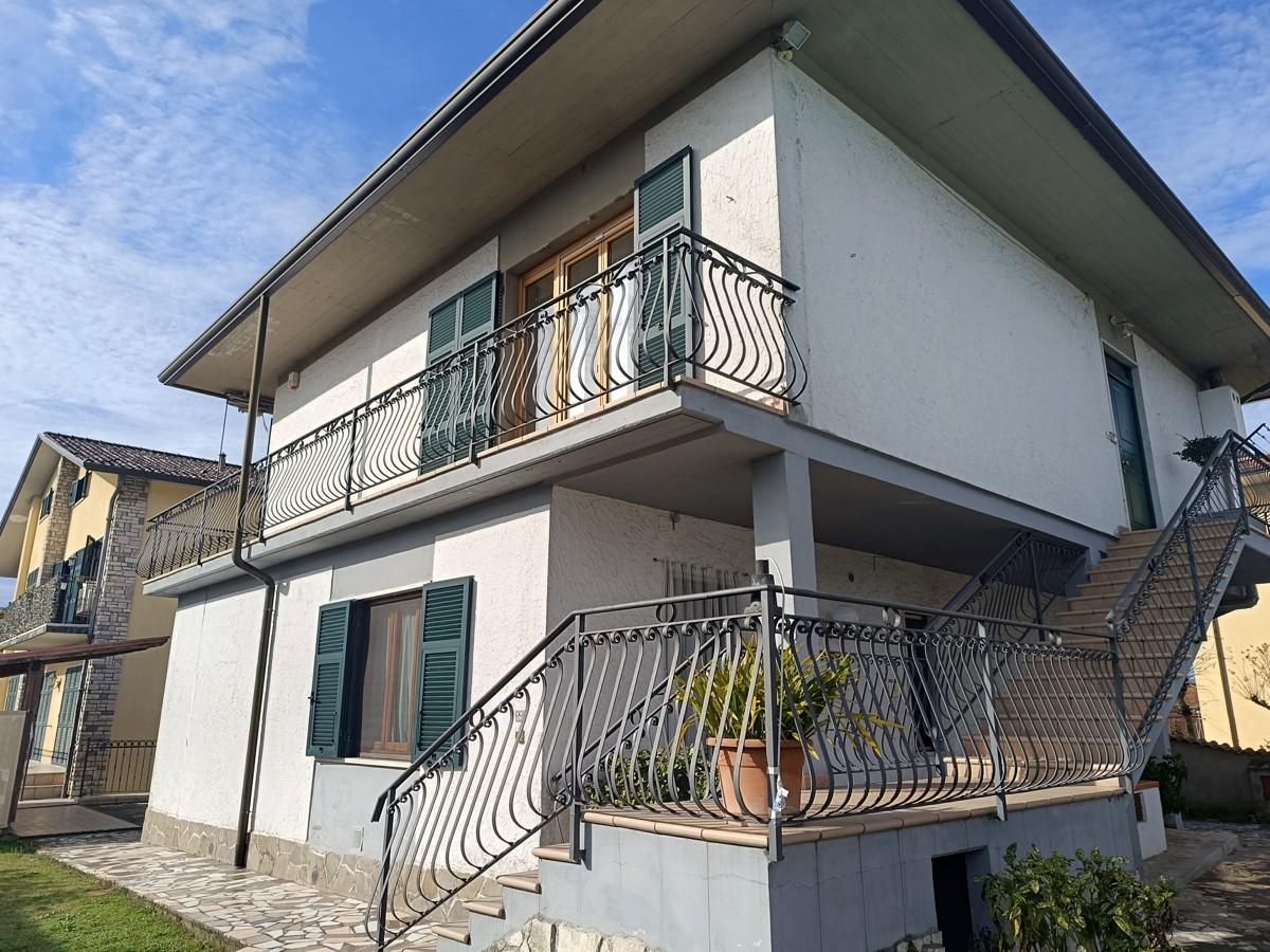 Villetta in vendita a Avenza, Carrara (MS)