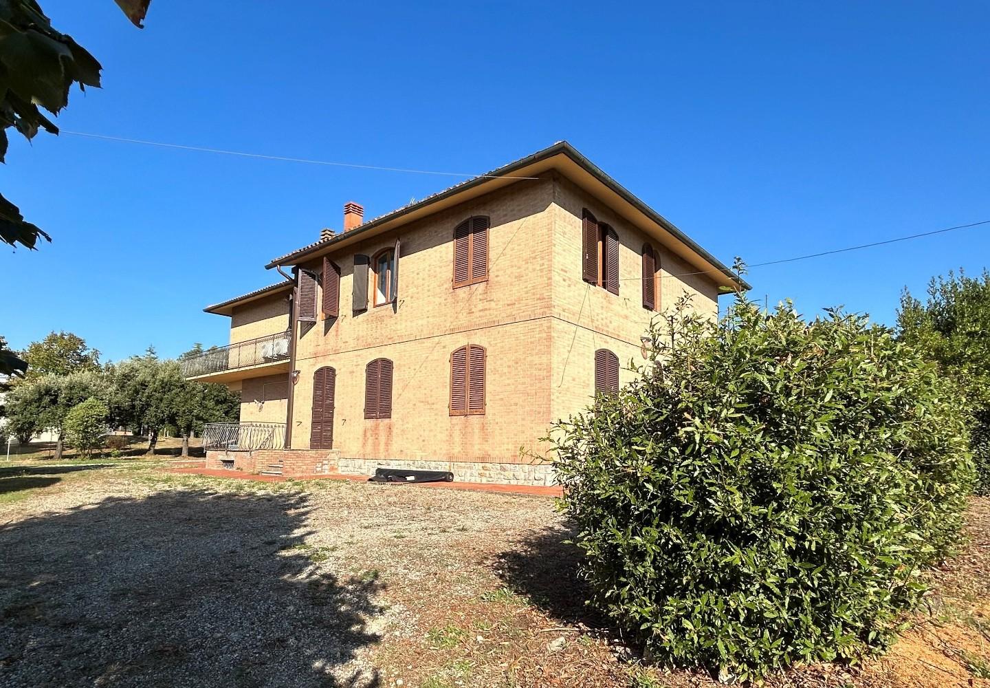 Villa for sale in Siena