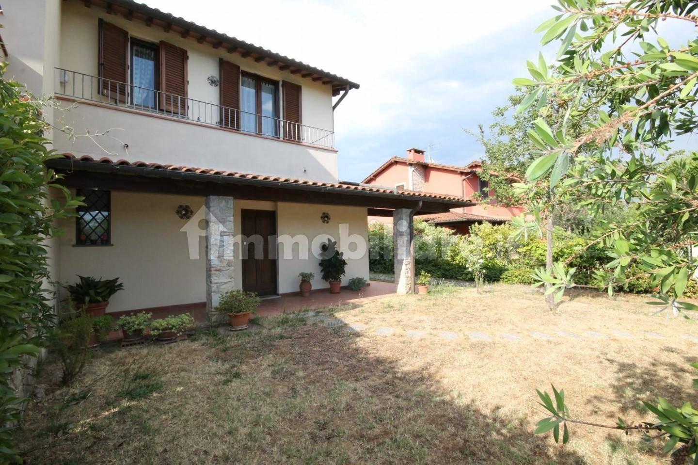 Semi-detached house for sale in Capannori (LU)