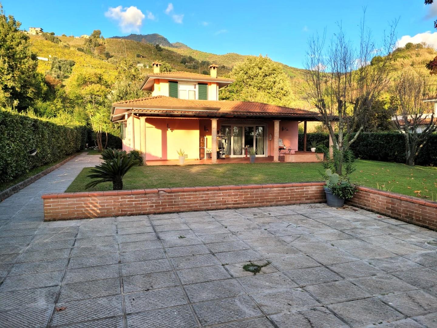 Villa for sell in Massa