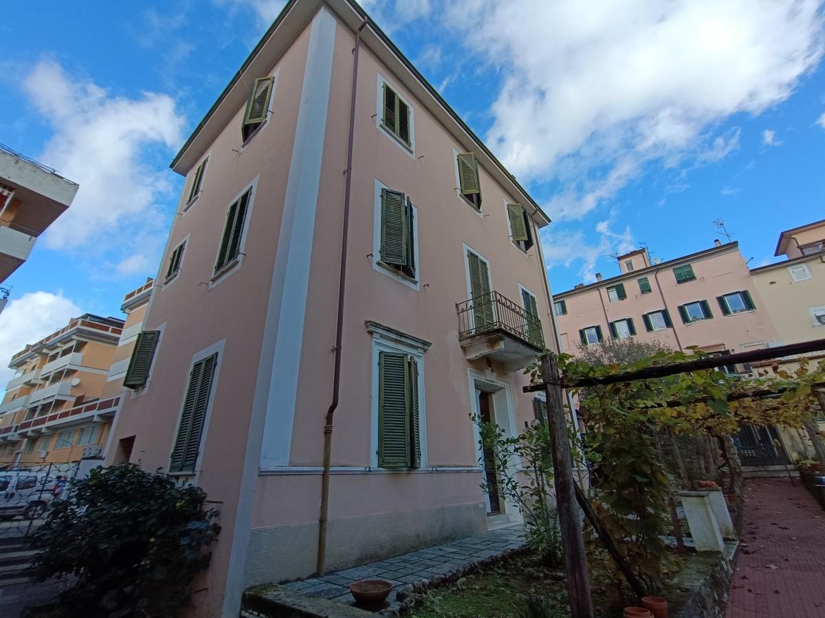 Casa singola in vendita - Carrara