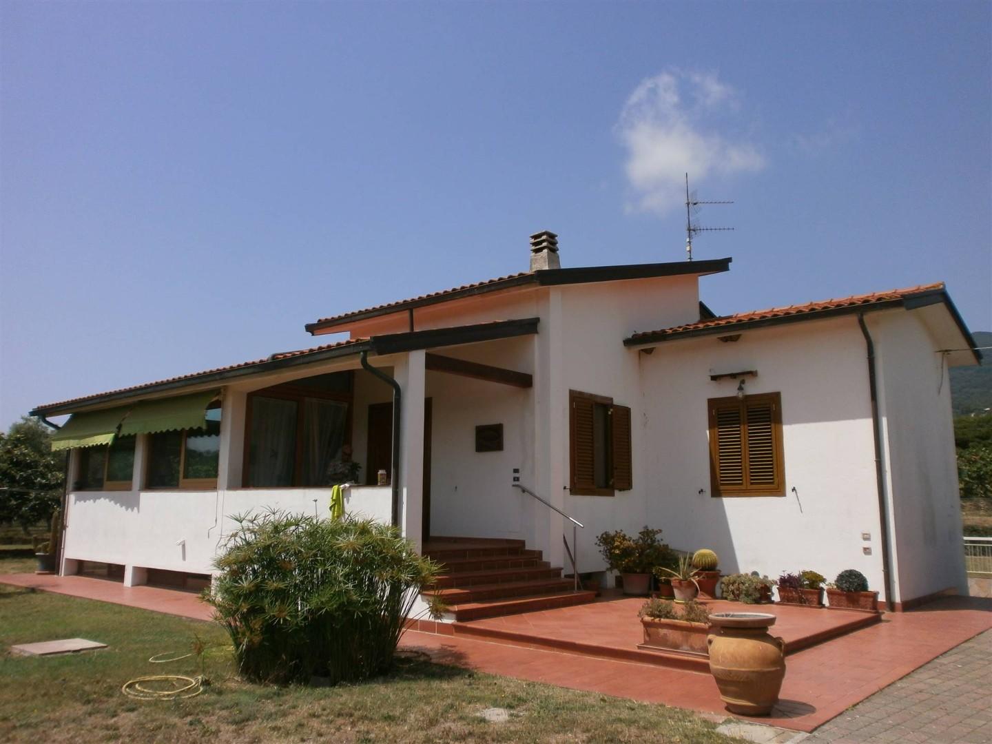 Villa in vendita a Campo nell'Elba (LI)