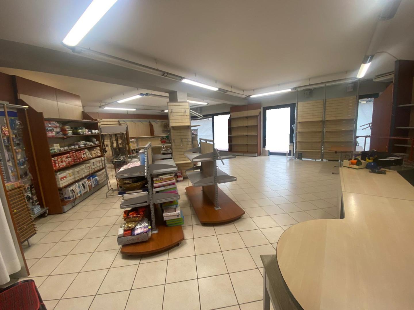 Business mall for commercial rentals in Lucca