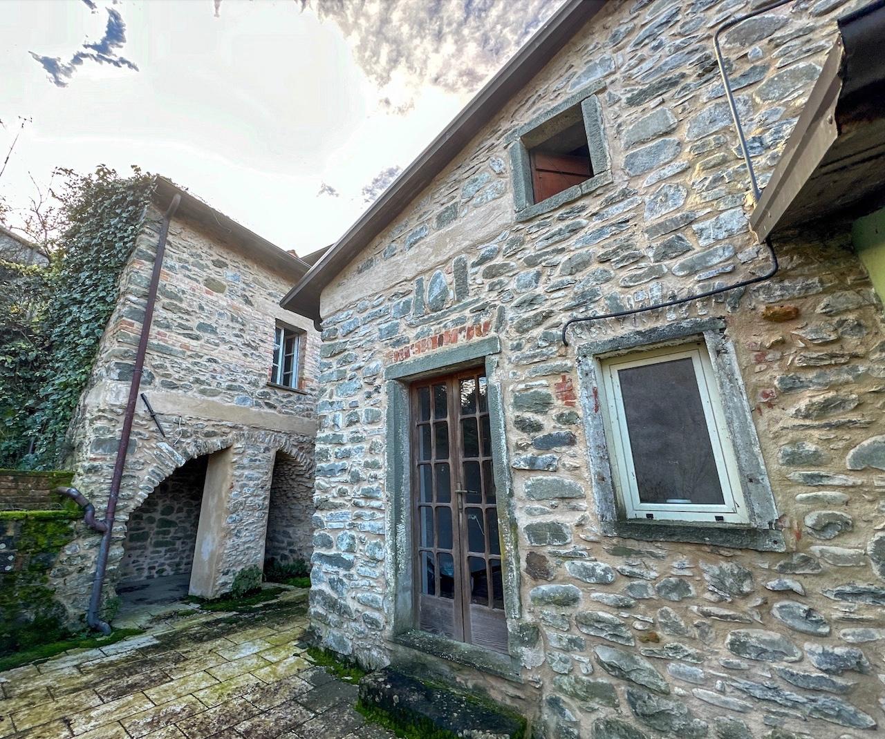 Casa semi-indipendente in vendita a Casa Corvi, Pontremoli (MS)