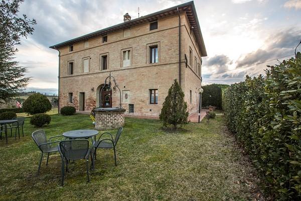 Townhouses for sale in Siena