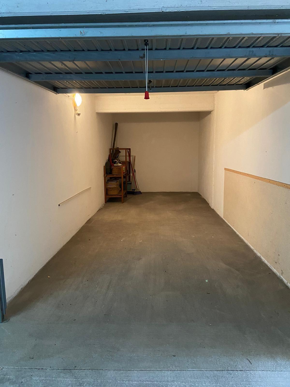 Garage for sale in Siena