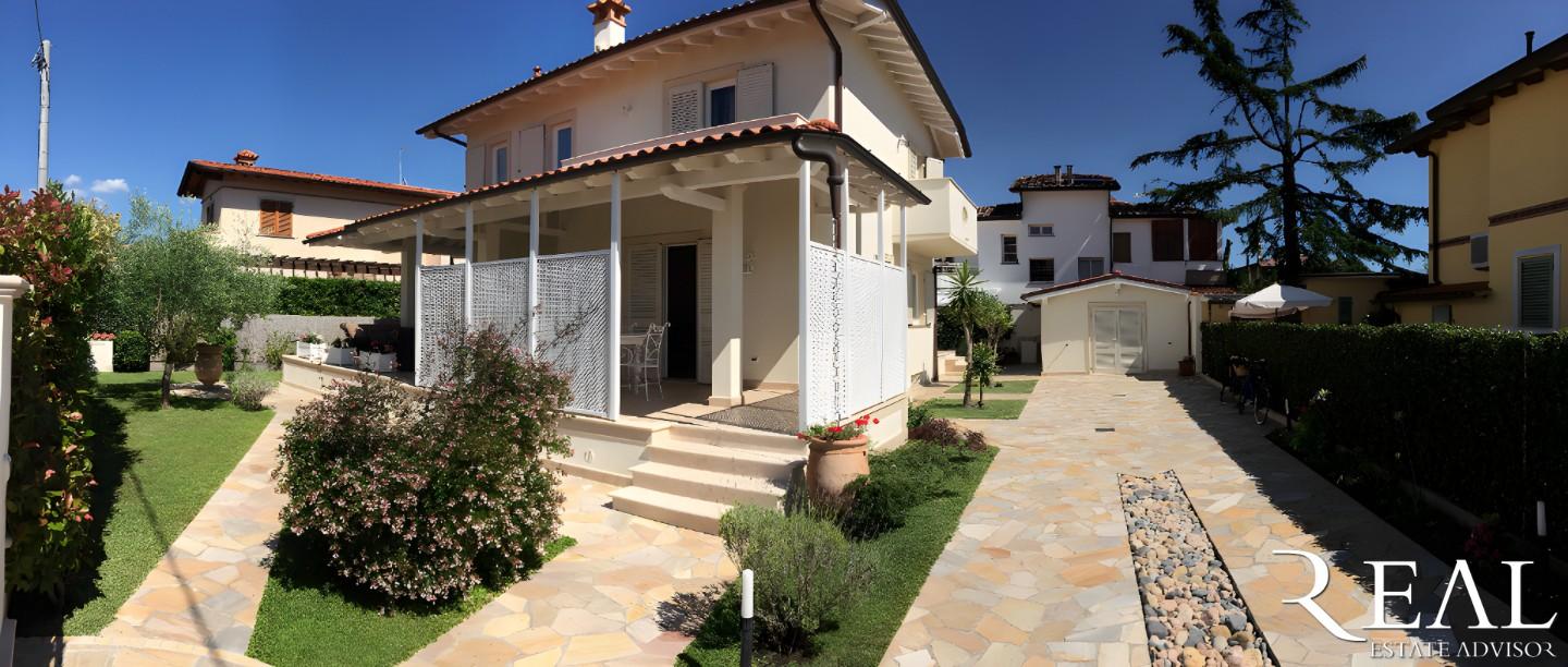Villa for sale in Pietrasanta (LU)