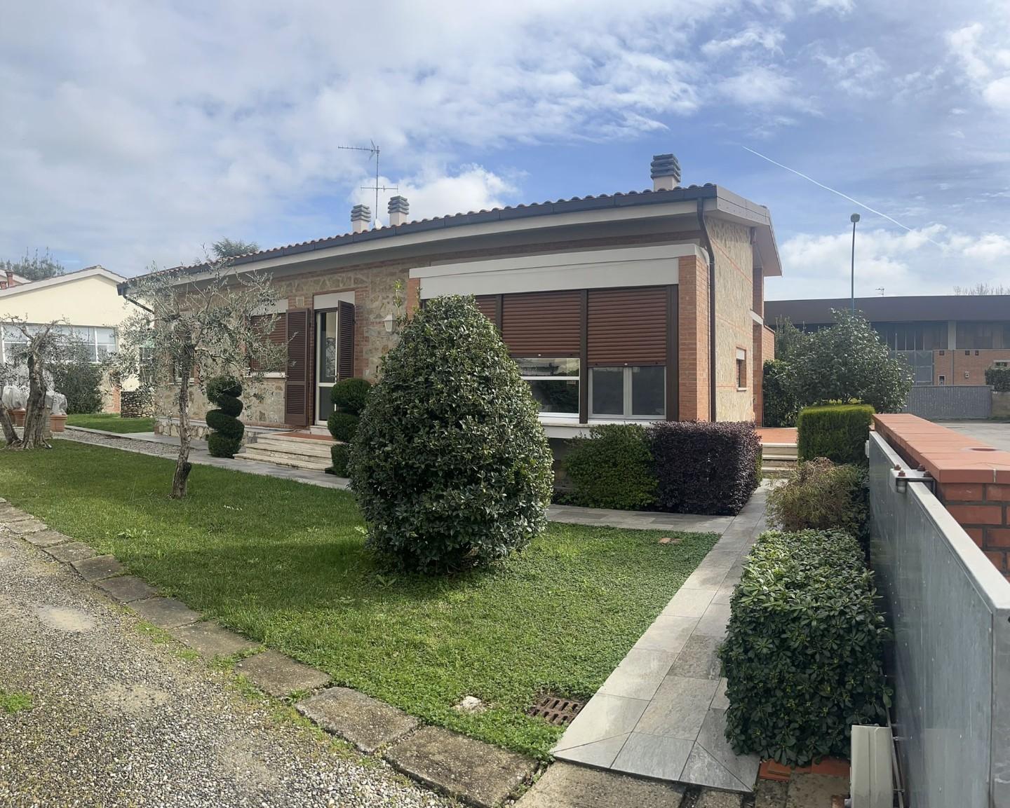 Viareggina for sale in Ponsacco (PI)