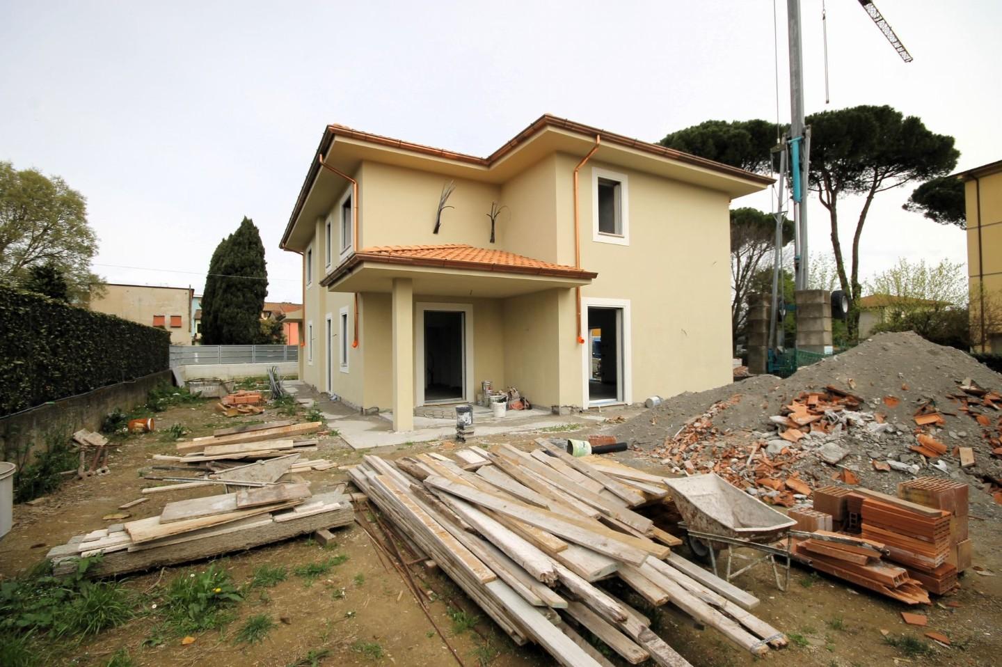 Villetta bifamiliare in vendita a Capannori (LU)