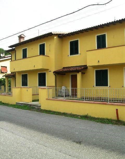 Villetta a schiera in vendita a Borgo a Mozzano (LU)